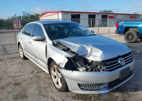 2012 Volkswagen Passat 2.5L Se from USA, damaged, VIN 1VWBP7A34CC075550